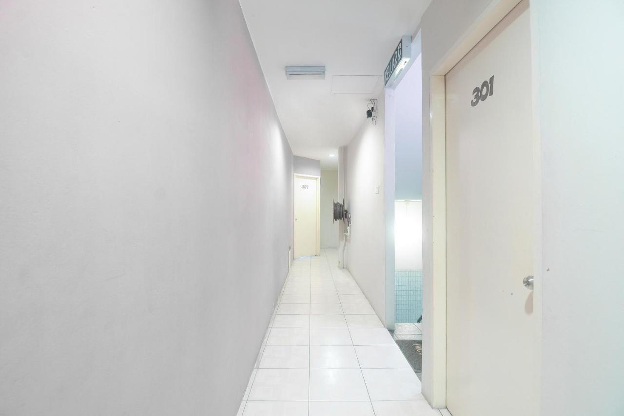 Oyo 44034 Furama Lodging House Kuching Exterior foto