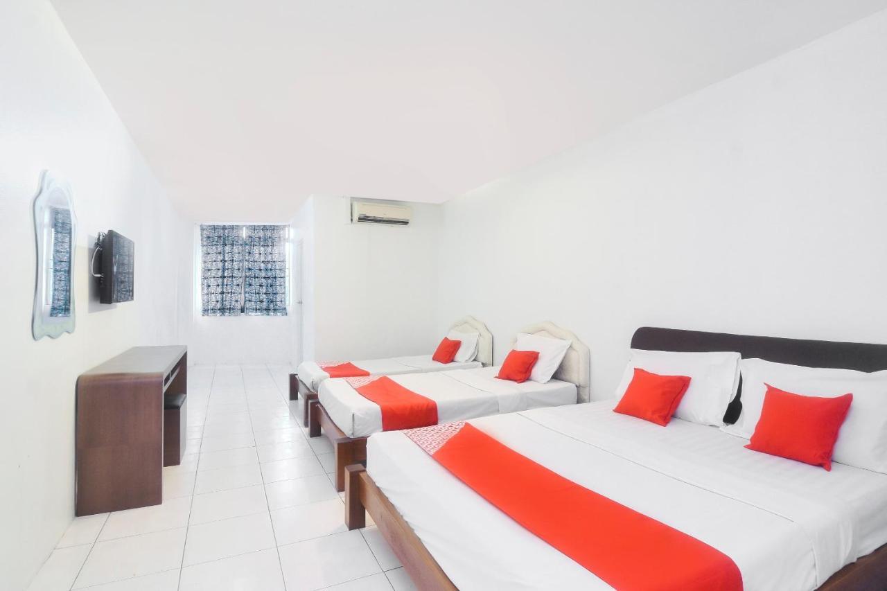 Oyo 44034 Furama Lodging House Kuching Exterior foto