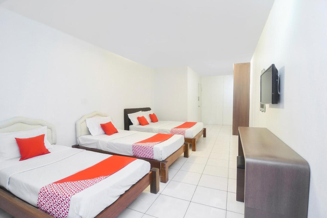 Oyo 44034 Furama Lodging House Kuching Exterior foto