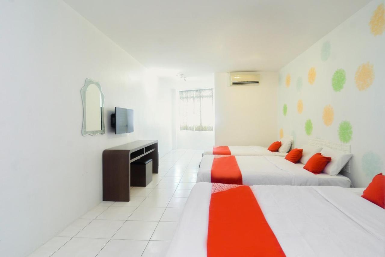 Oyo 44034 Furama Lodging House Kuching Exterior foto